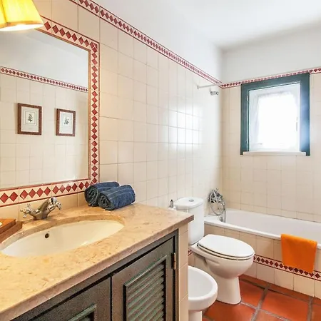Villa Quinta Do Chaparro Sleeps 8 Pool Wifi